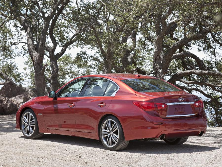  Infiniti Q50 S Hybrid 2013 года  (фото 8 из 16)